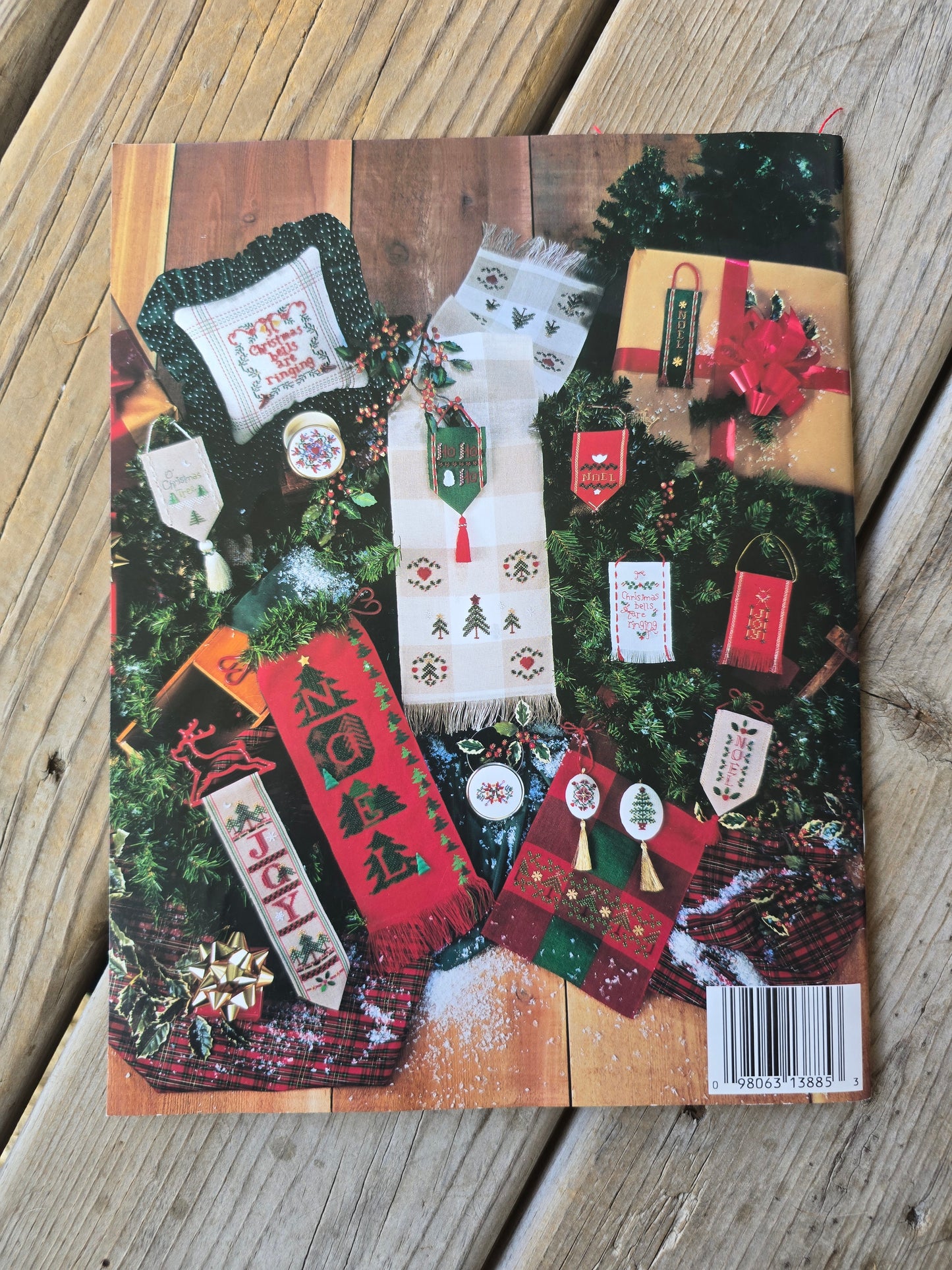 Mill Hill - Santa's Toyshop - Cross Stitch Pattern Book