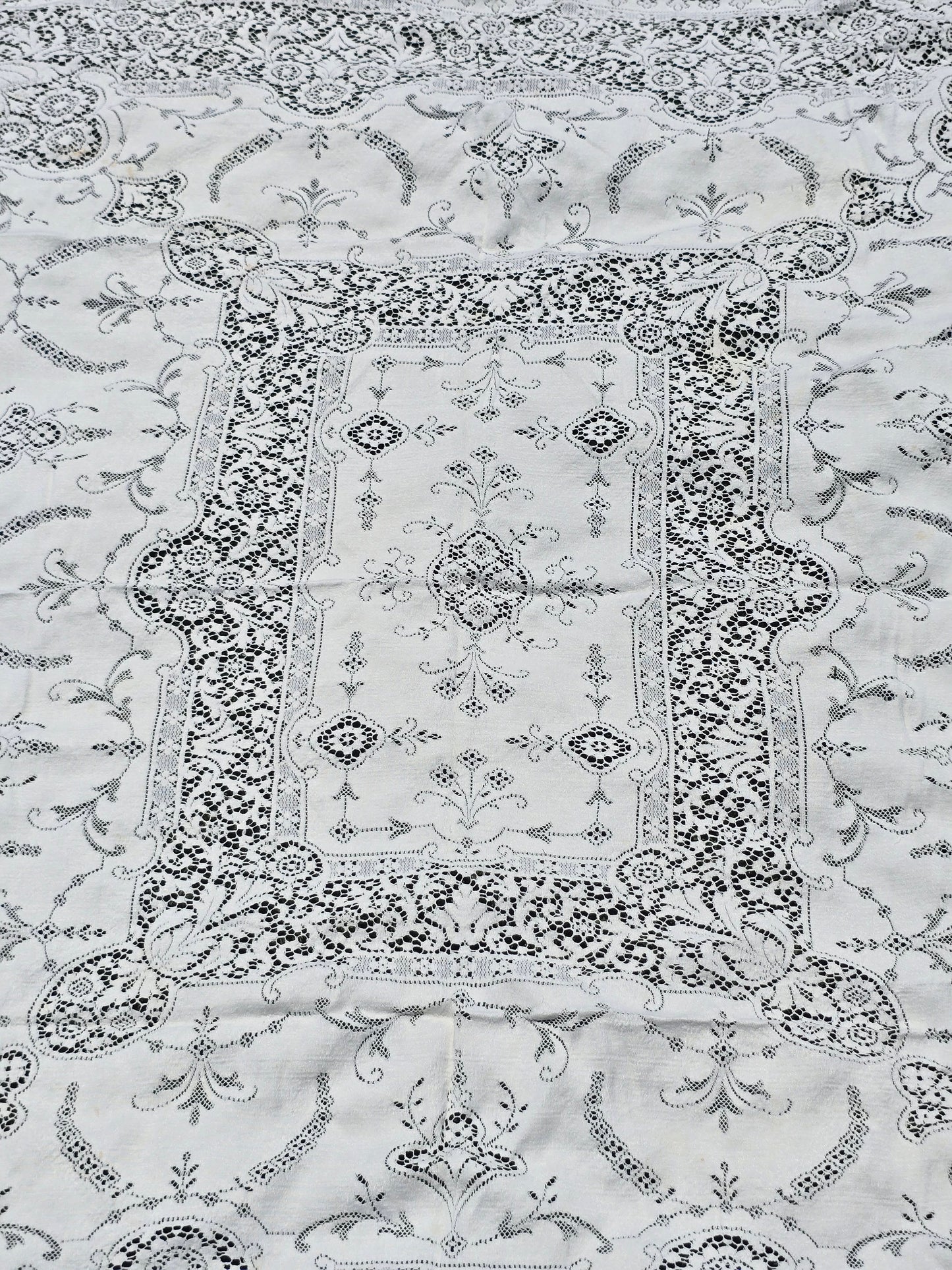 Vintage - Quaker Lace Tablecloth Bundle - 55" Square and 65" Round - Home Decor