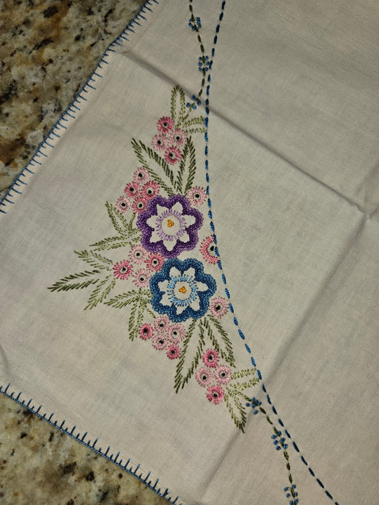 Vintage Tablecloth - approx 34" x 24"