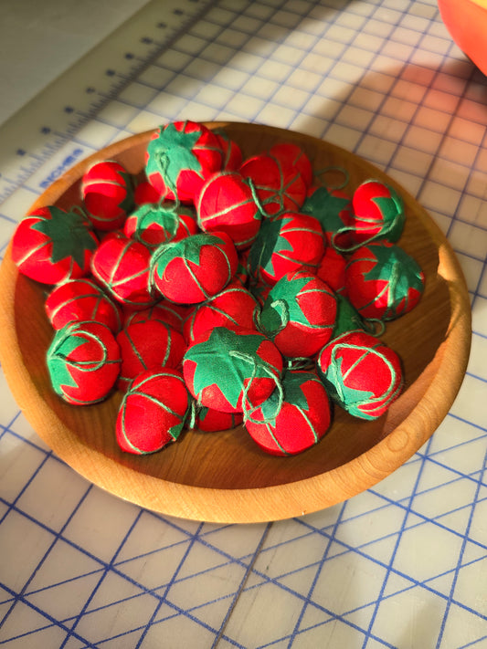 Dritz - Mini Tomato Pincushions - Notions