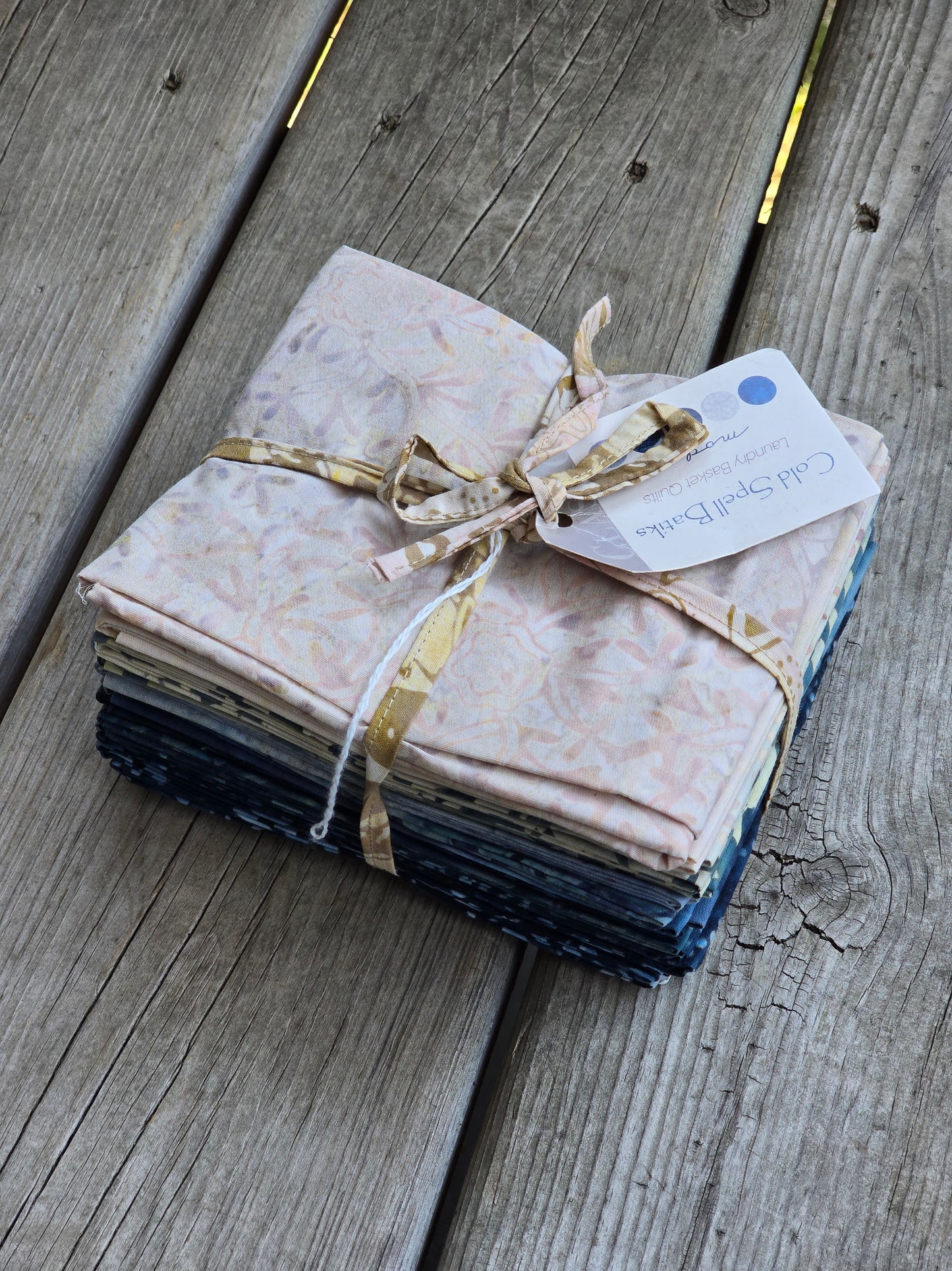 Laundry Basket Quilts - Cold Spell Batiks - Fat Quarter Bundle - Quilting - Fabric - Fat Quarters