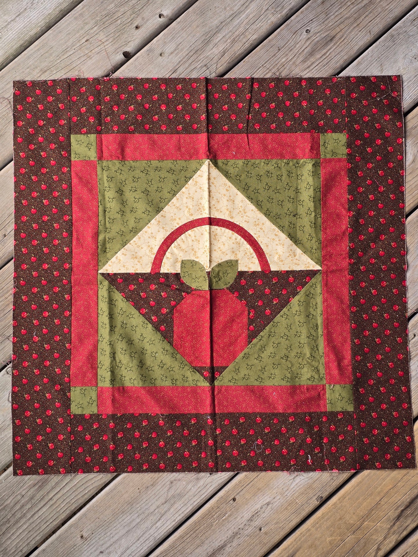 Apple Basket Quilt Block - Large 29" Square