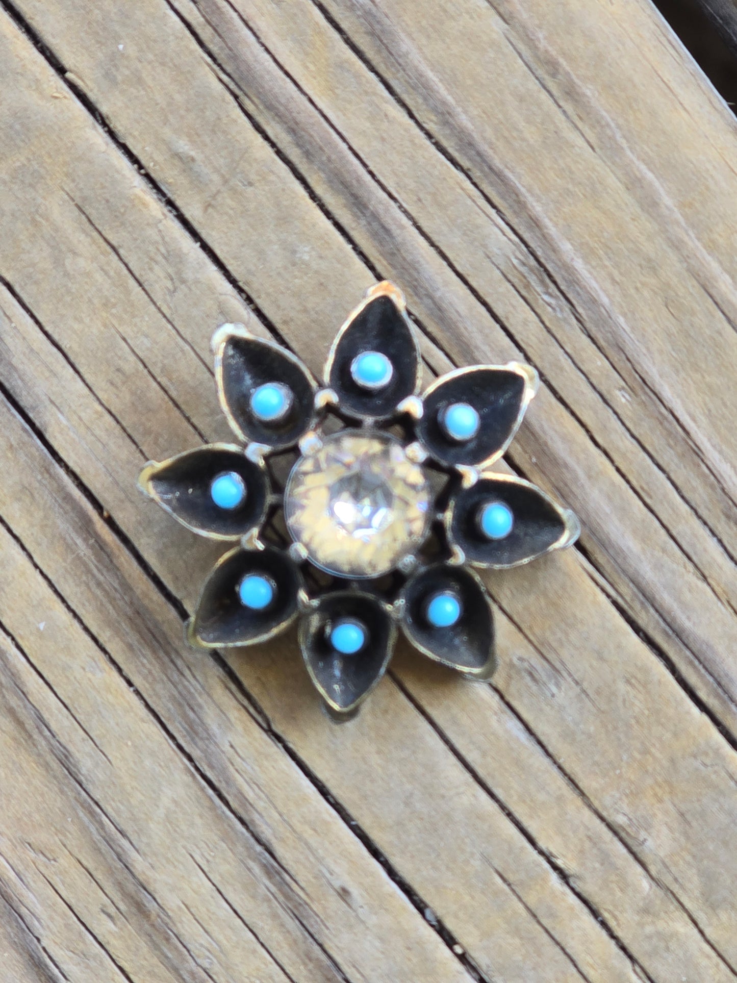Metal Flower Button w/Rhinestone