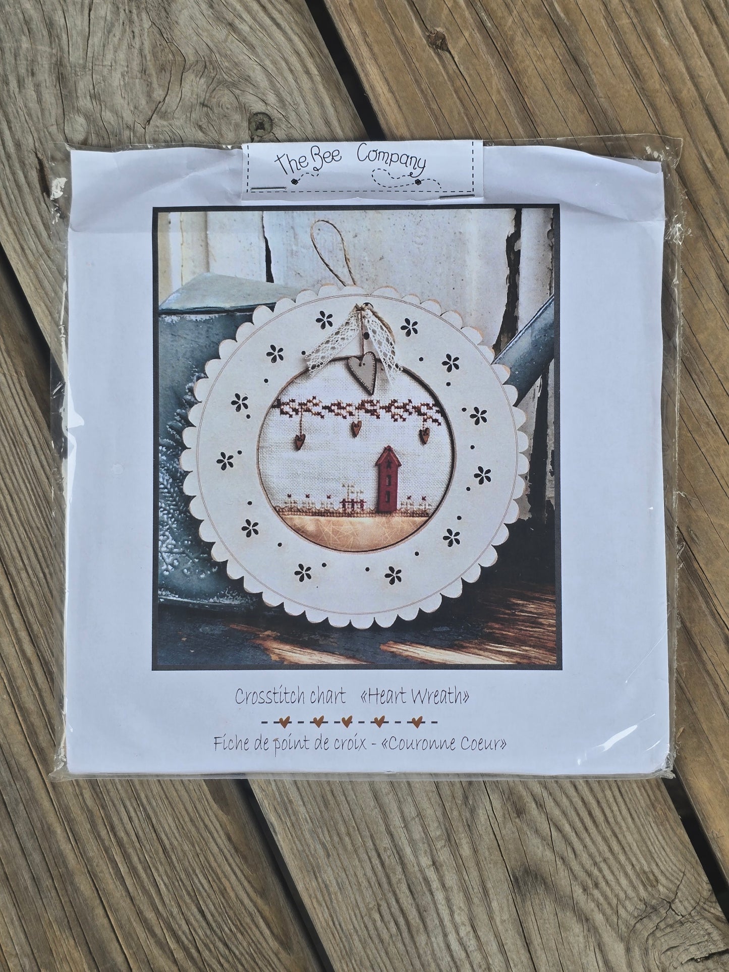 Fleur de Paris - The Bee Company - Heart Wreath - Cross Stitch Kit - Nashville Needlework Market 2026