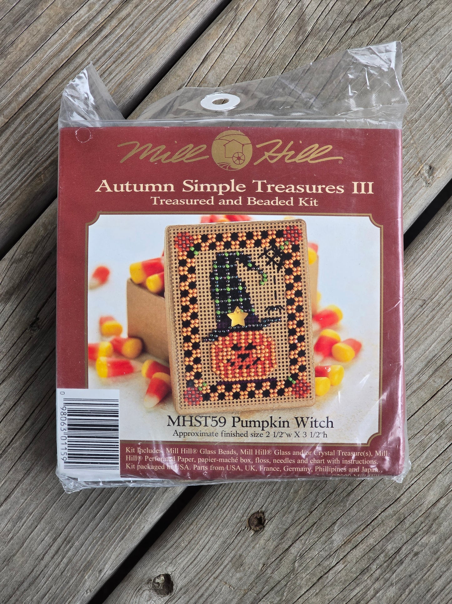 Mill Hill - Autumn Simple Treasures III - Pumpkin Witch MHST59 - Cross Stitch Kit