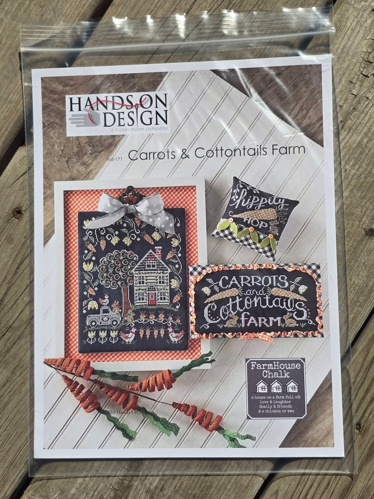 Hands on Design - Carrots & Cottontails Farm - Cross Stitch Pattern