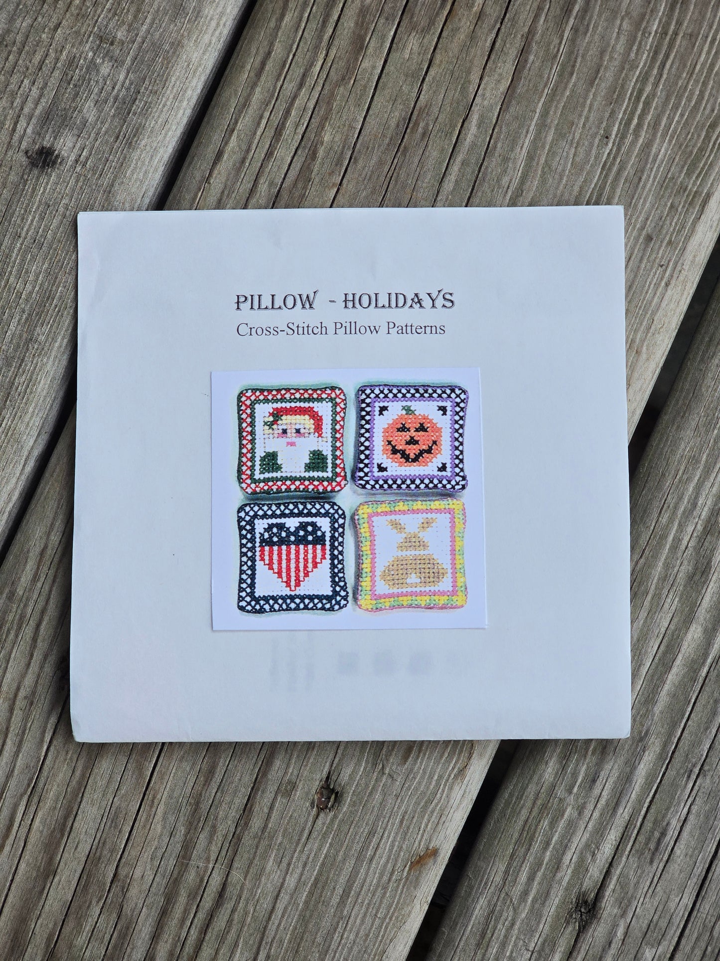 Wee Darlings - Pillow Holidays - Cross Stitch Kit
