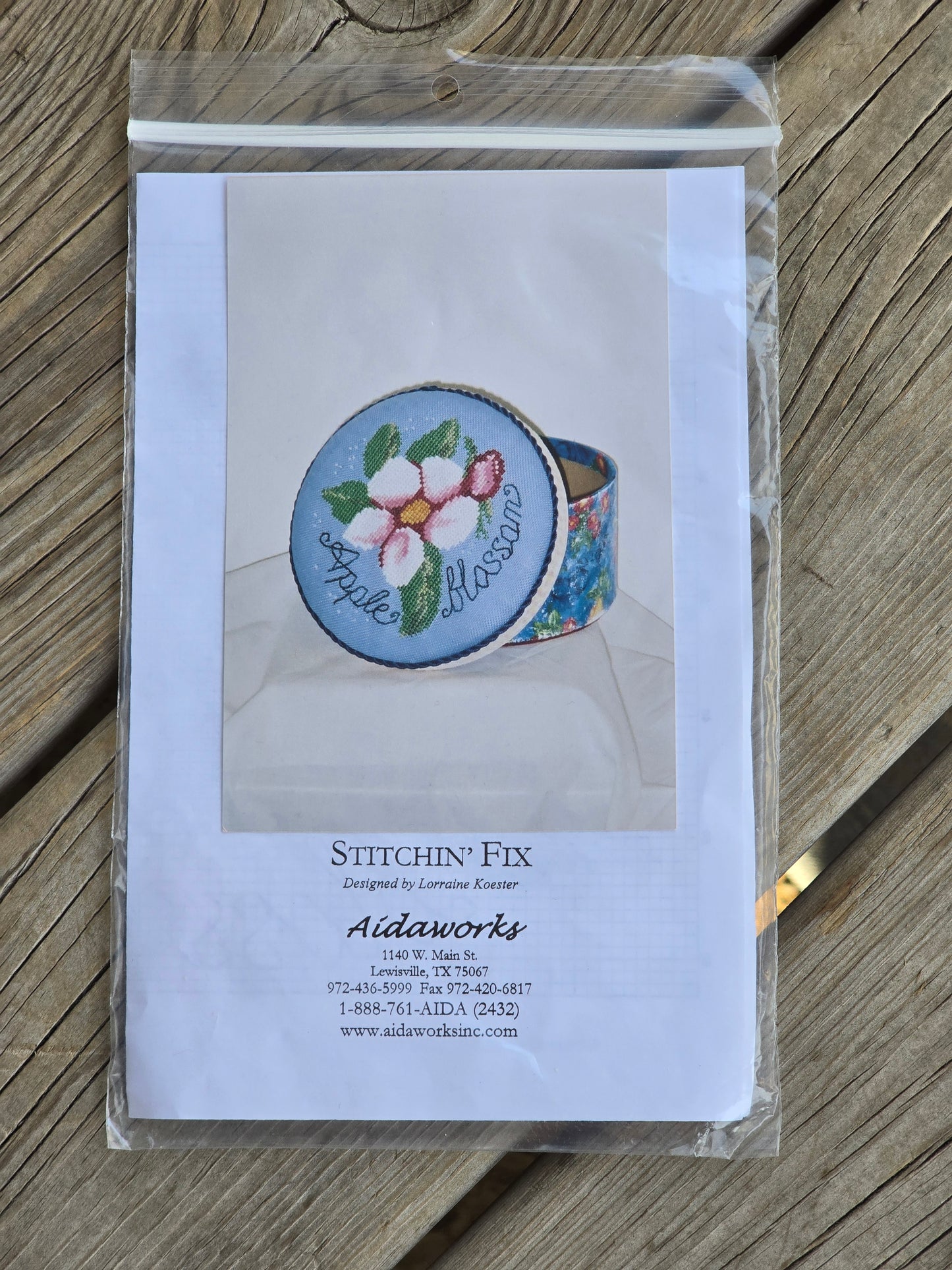 Aidaworks - Stitchin' Fix - Apple Blossom - Cross Stitch Kit