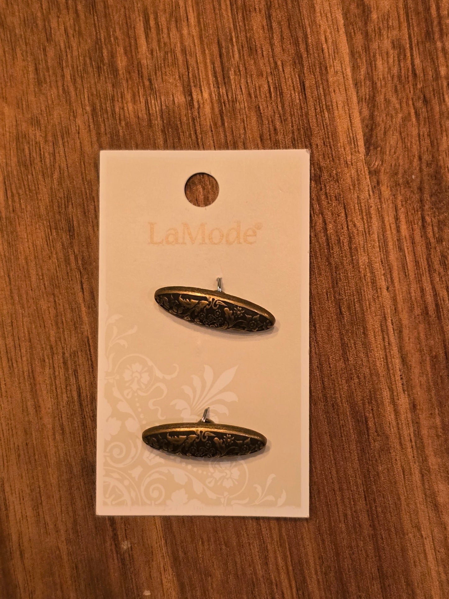 LaMode - Oval Brushed Gold Floral Buttons