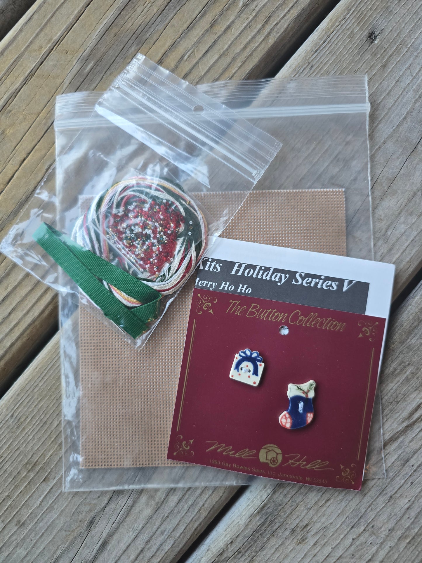 Mill Hill - Holiday V - Merry Ho Ho - Cross Stitch Kit