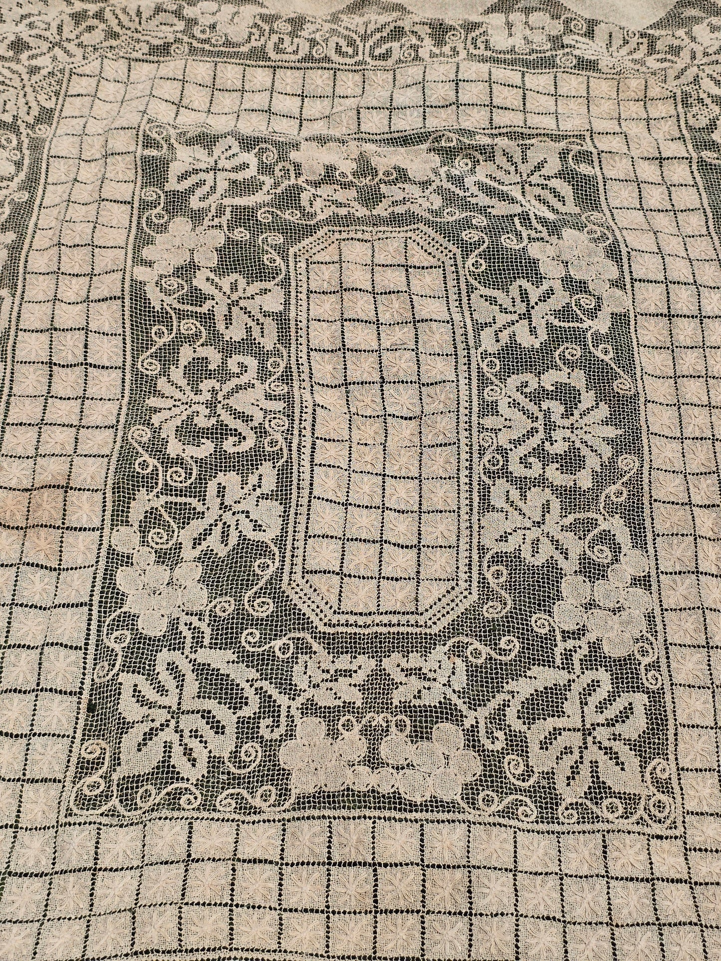 Vintage - Quaker Lace Tablecloth - 54" x 74" - Home Decor