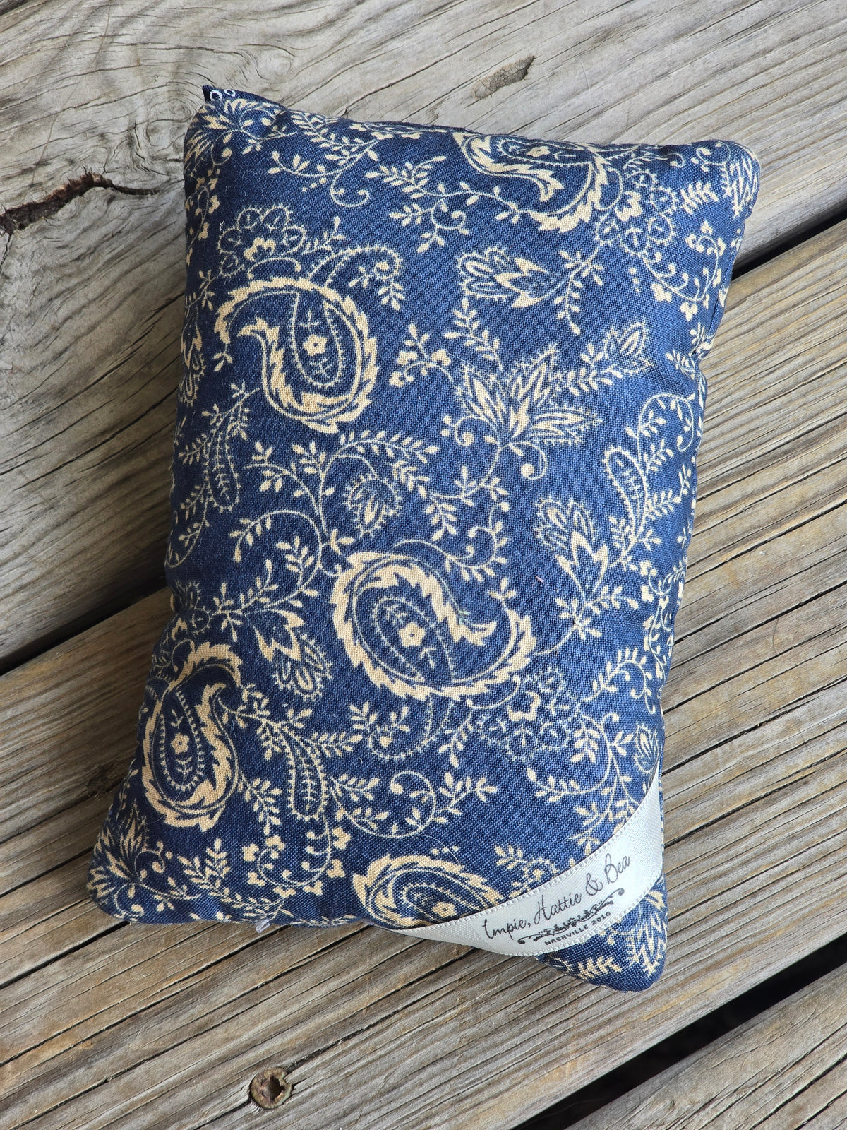 Impie, Hattie & Bea - Scissors Bed/Pin Pillow - Notions