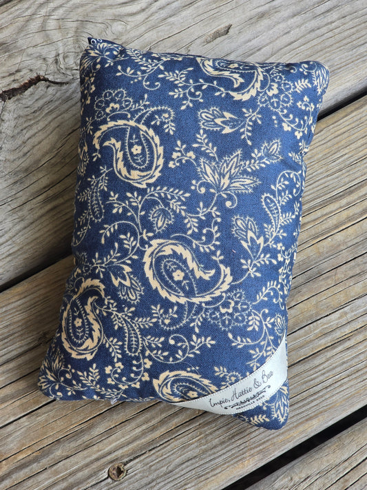 Impie, Hattie & Bea - Scissors Bed/Pin Pillow - Notions