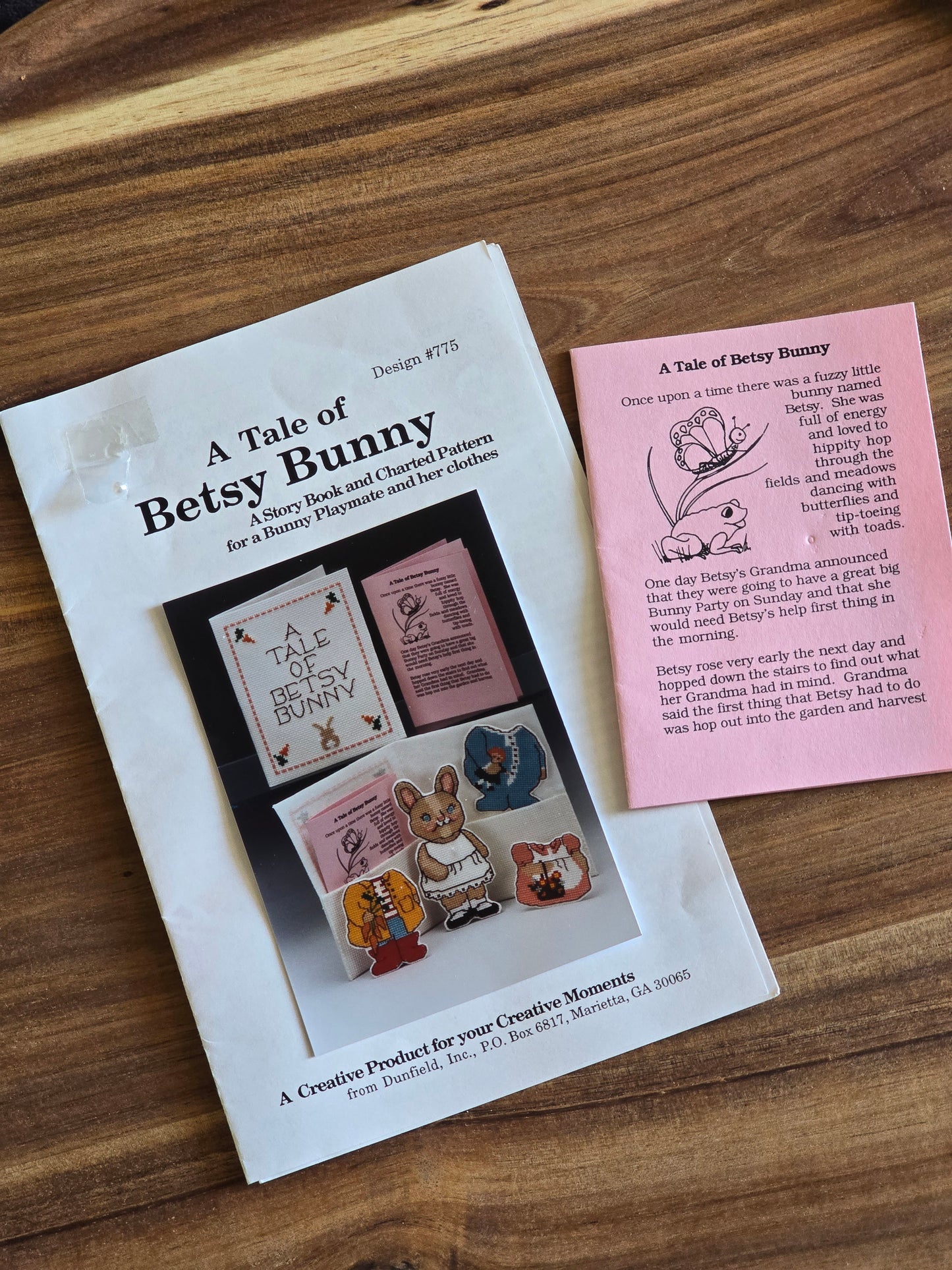 Dunfield, Inc. - A Tale of Betsy Bunny - Cross Stitch Pattern
