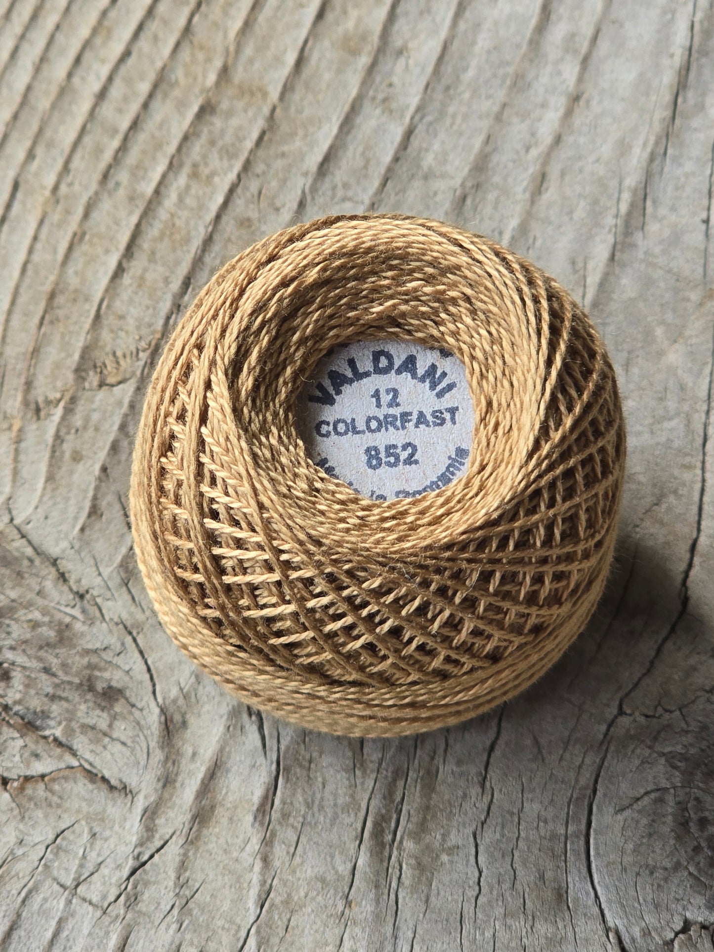Valdani - Perle Cotton - Hand-Dyed - Size 12 - #852 - Thread