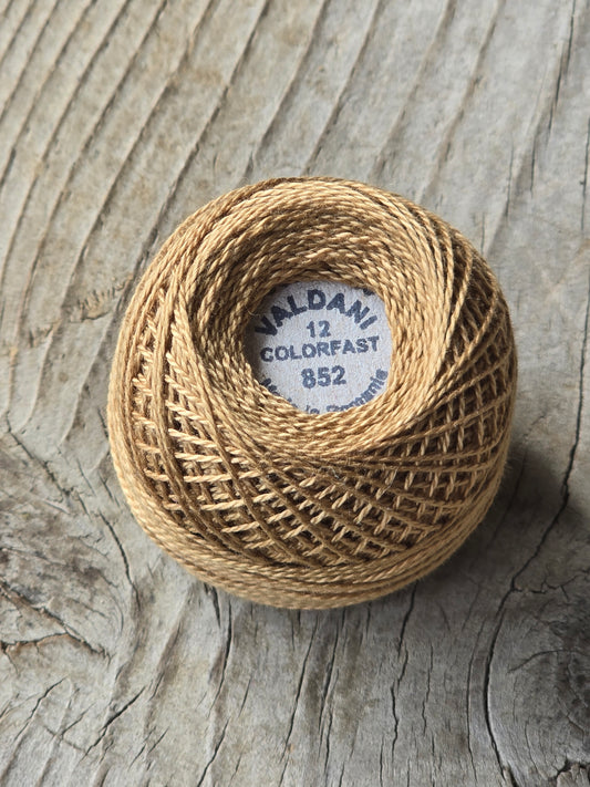 Valdani - Perle Cotton - Hand-Dyed - Size 12 - #852 - Thread