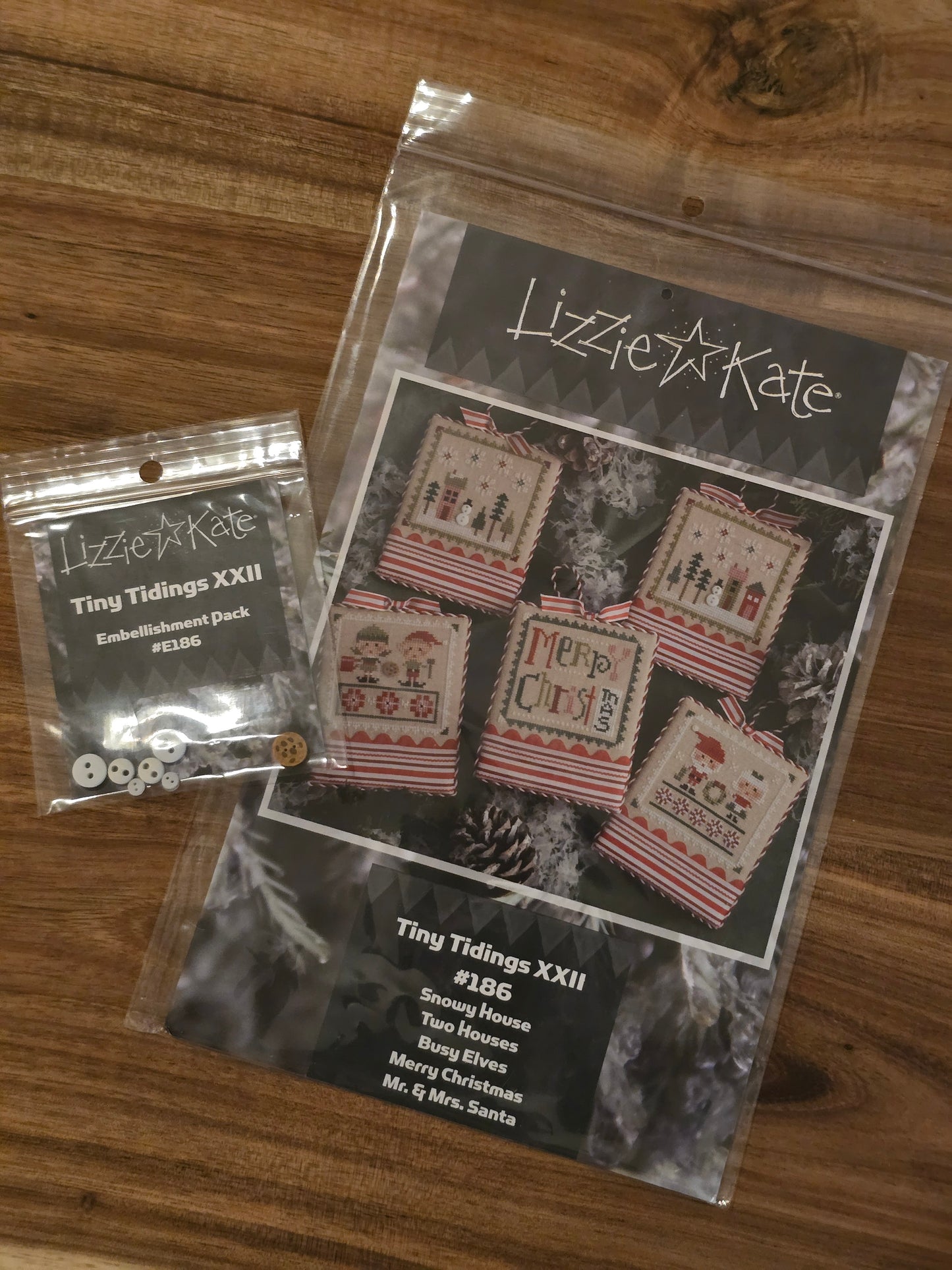 Lizzie Kate - Tiny Tidings XXII - #186 - Cross Stitch Pattern