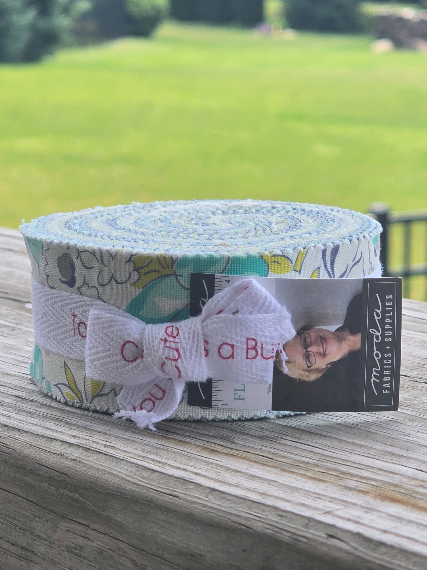 Moda - Flour Garden - Quilting Fabric - Honey Bun