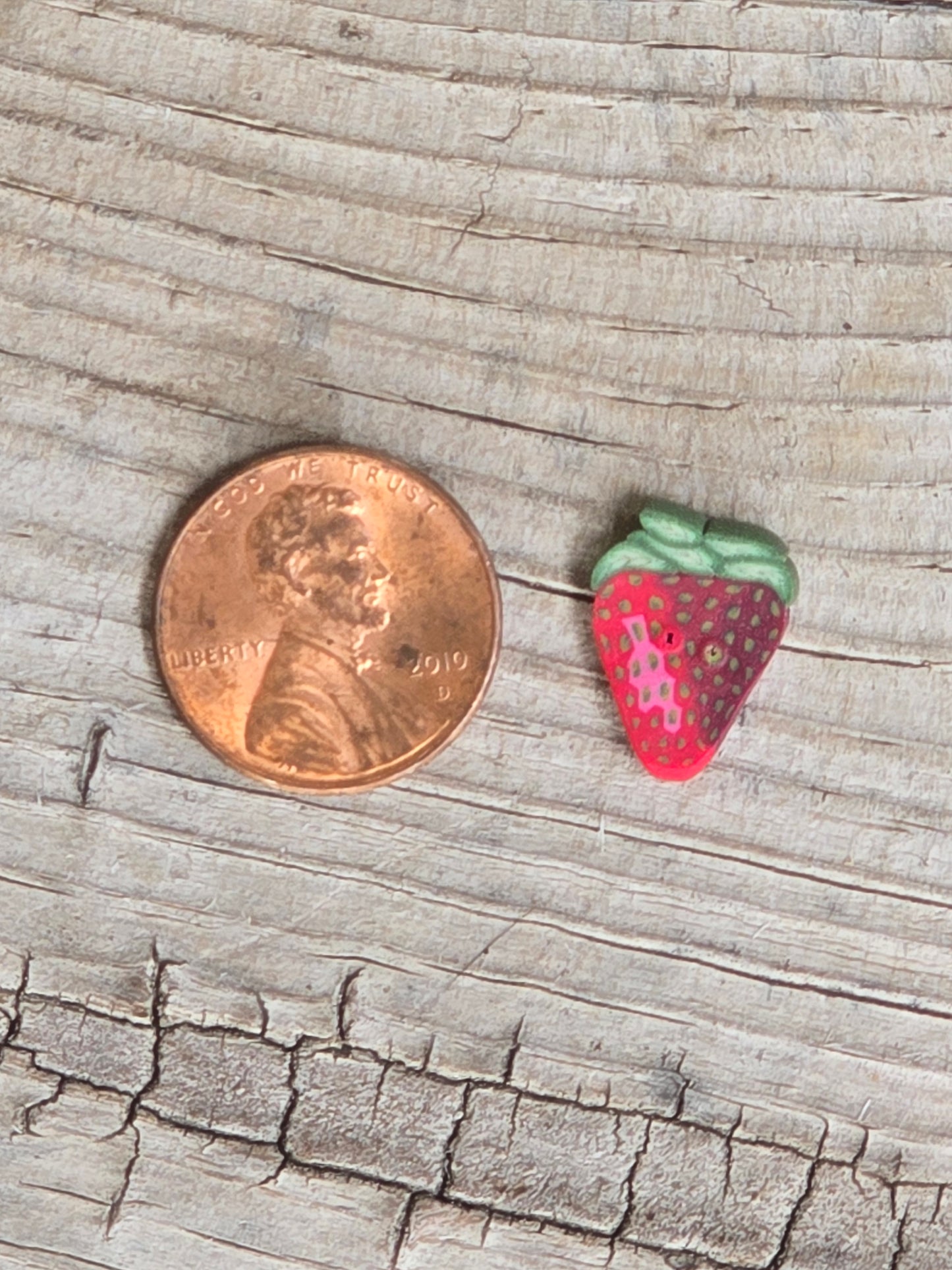 Puntini Puntini - Strawberry Button - Notions - Nashville Needlework Market 2026