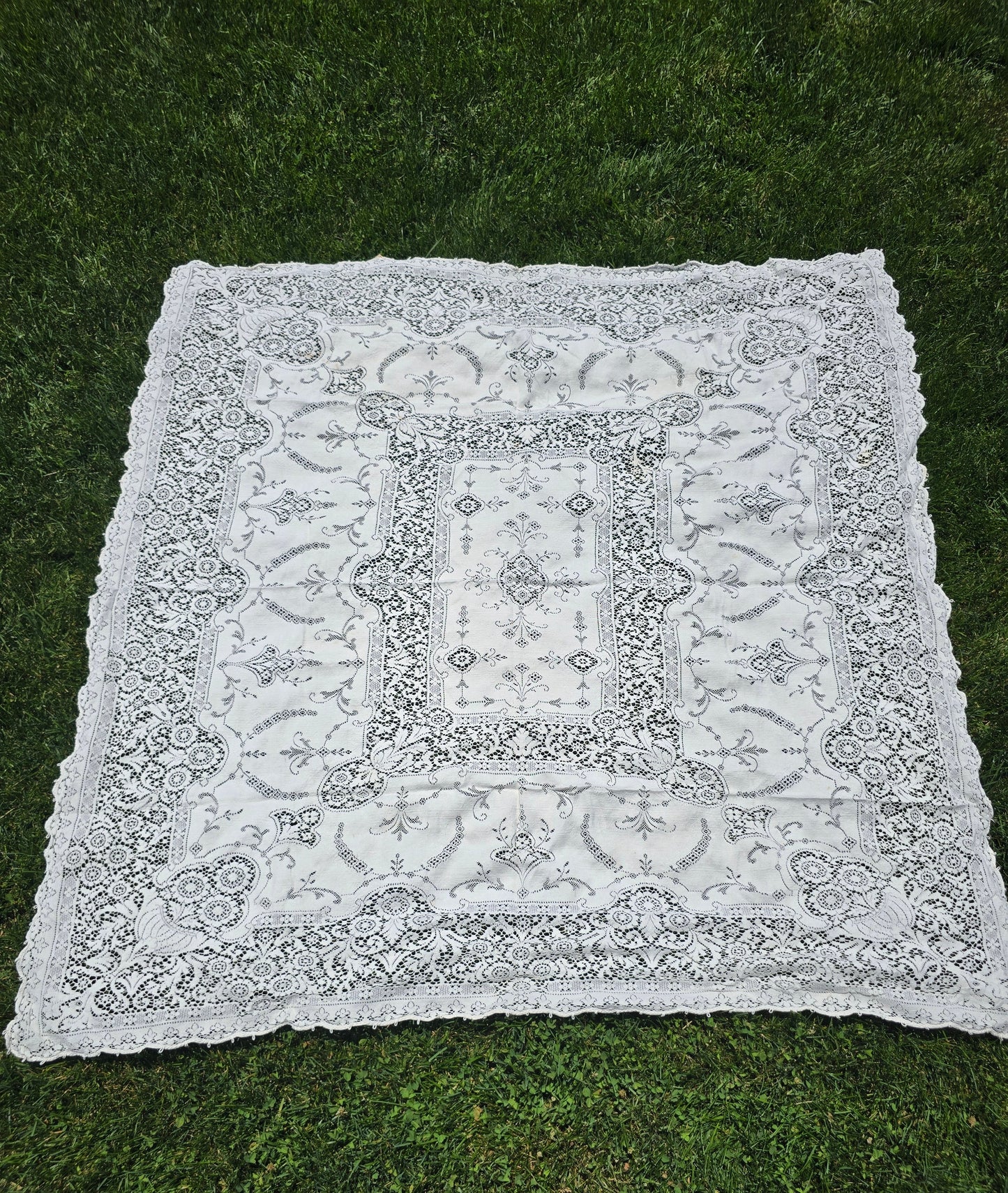 Vintage - Quaker Lace Tablecloth Bundle - 55" Square and 65" Round - Home Decor