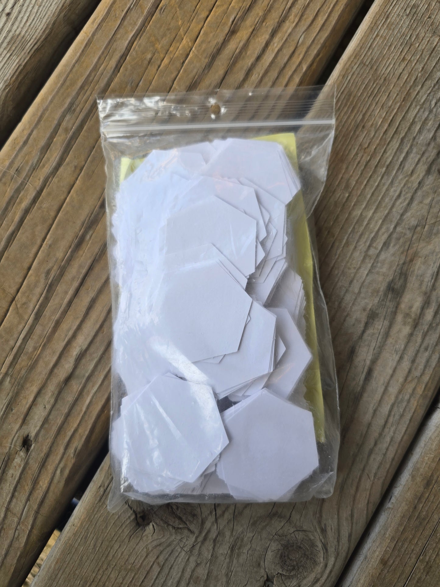 Paper Pieces - 1" Hexagon - Large Pack - 600 Pieces