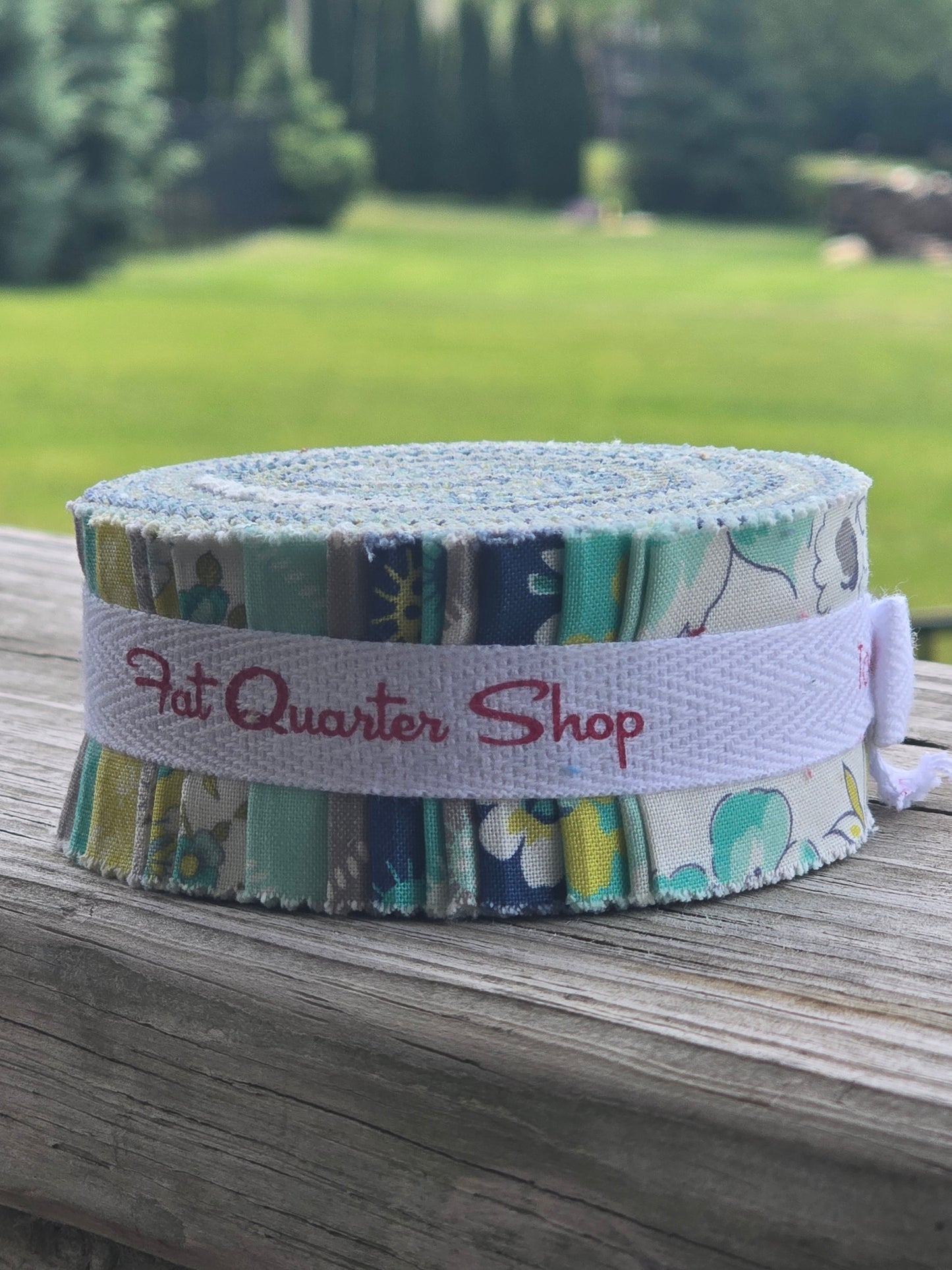 Moda - Flour Garden - Quilting Fabric - Honey Bun