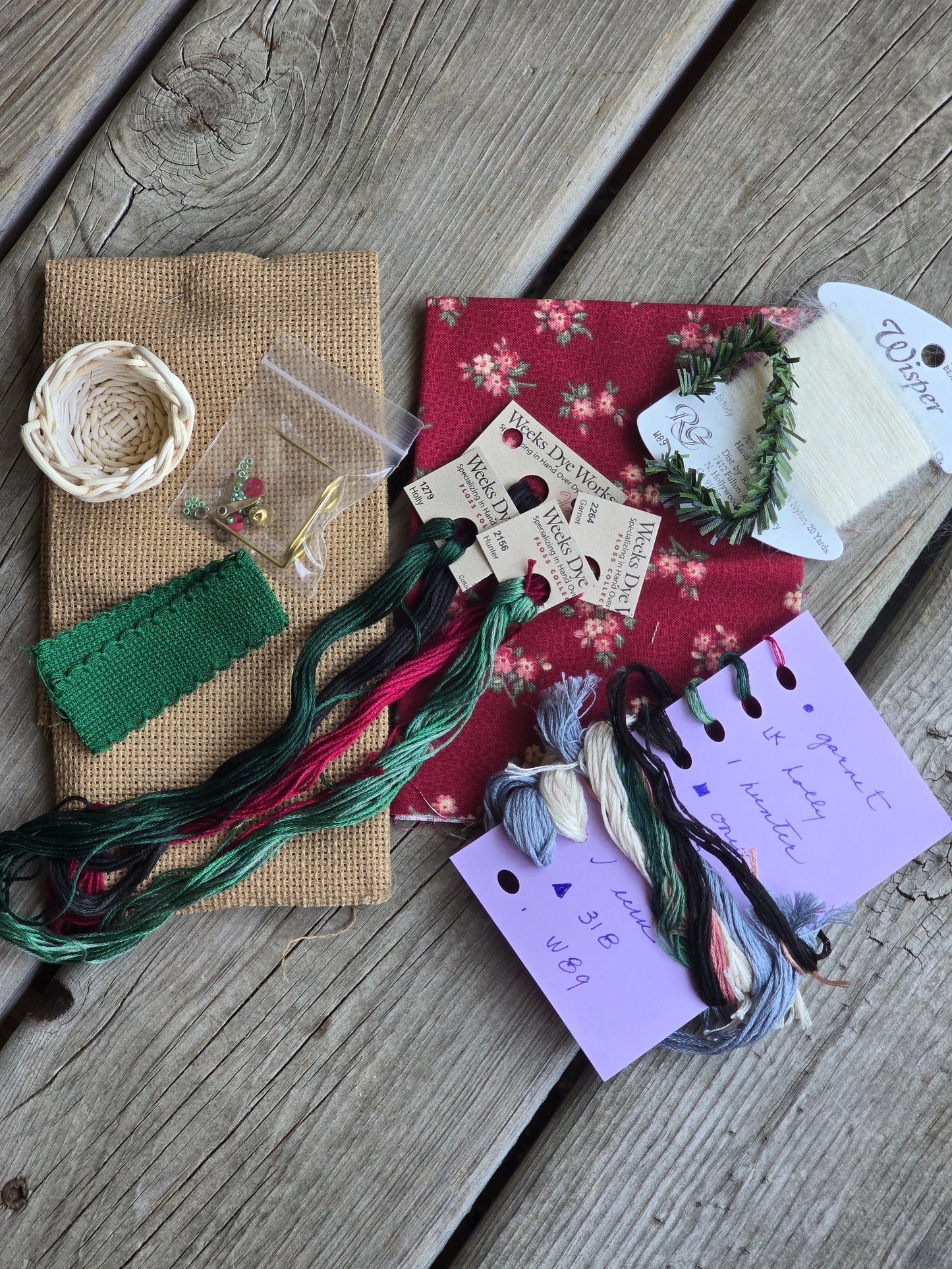 Lizzie Kate - Flossie Claus - Special Edition Kit - Cross Stitch Kit