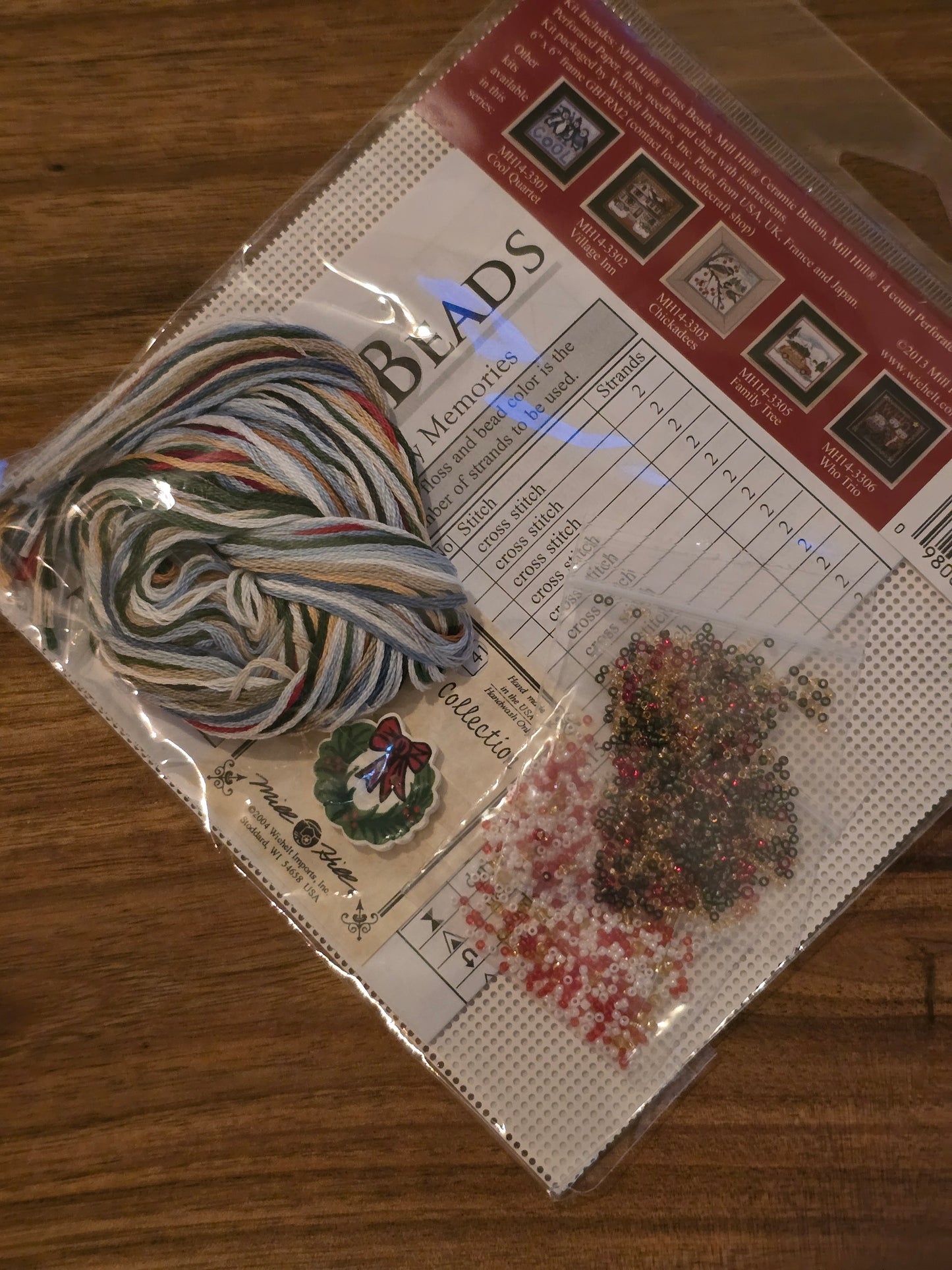 Mill Hill - Buttons & Beads - Winter Series - Holiday Memories - MH14-3304 - Cross Stitch Kit