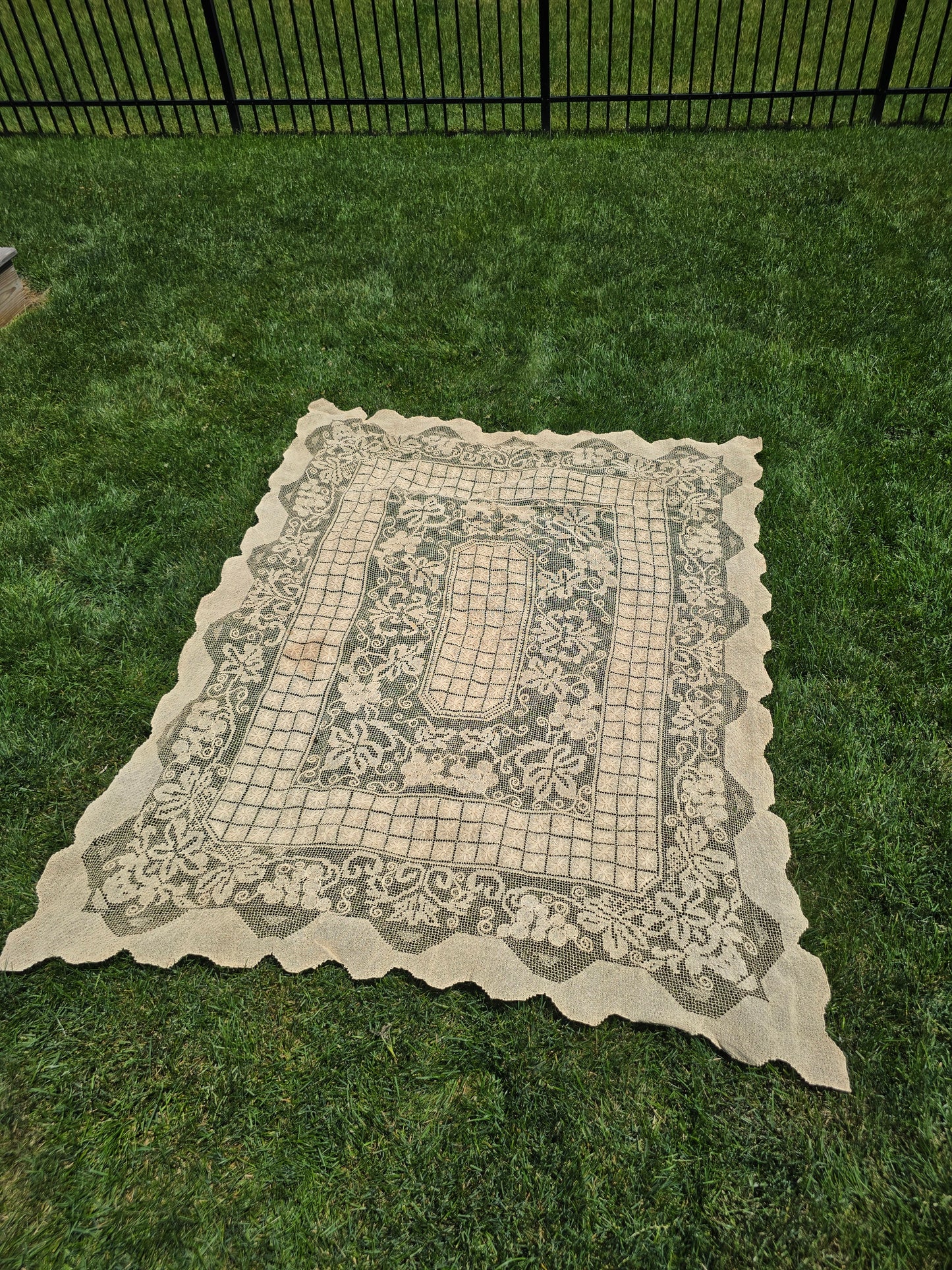 Vintage - Quaker Lace Tablecloth - 54" x 74" - Home Decor
