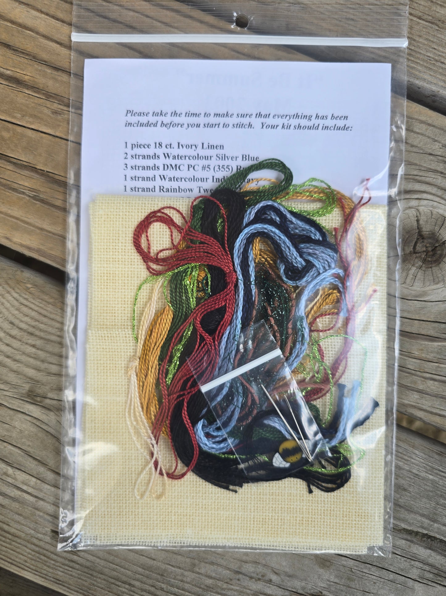 Aidaworks - Stitchin' Fix - It Bee Summer Cross Stitch Kit