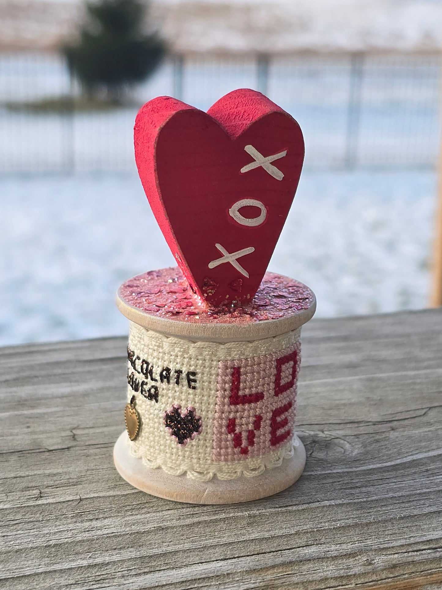 Faithwurks - Love - Seasonal Spool Decoration