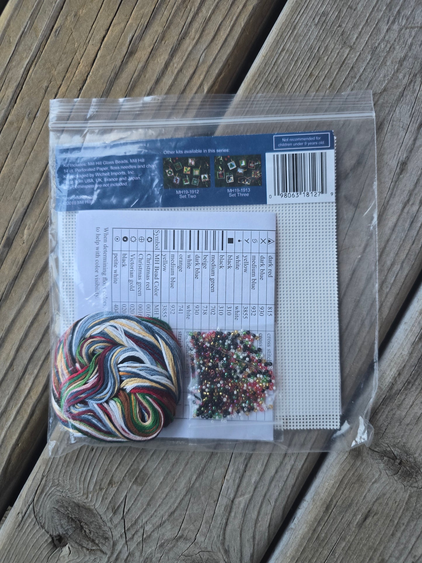Mill Hill - Advent Trilogy- Set One - Cross Stitch Kit
