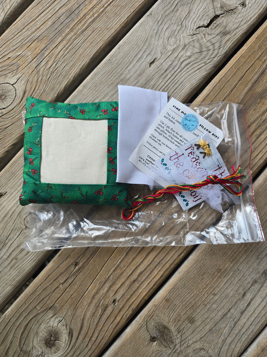 Pine Mountain Designs - The Reason for the Season - Pillow Kit