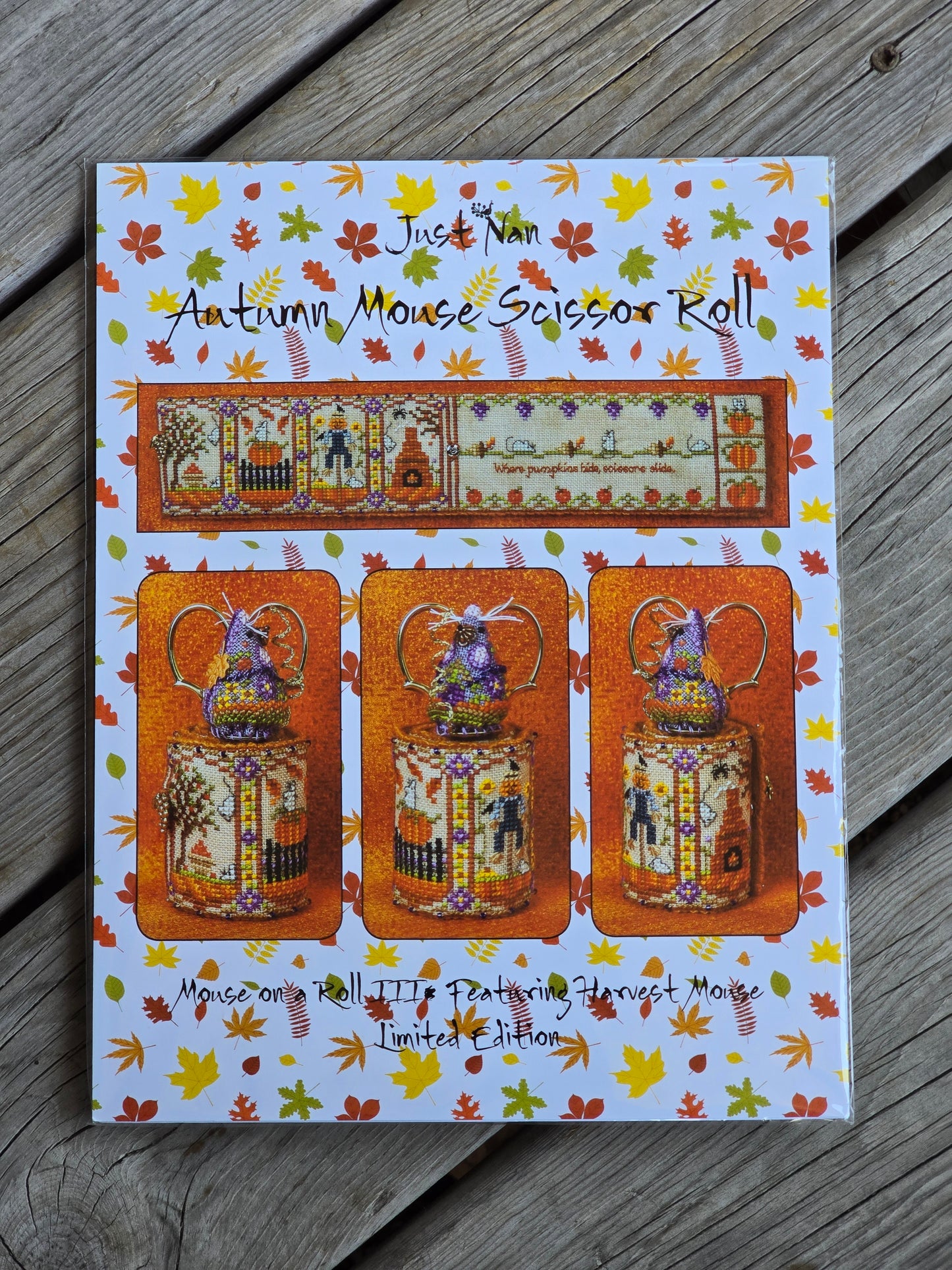 Just Nan - Autumn Mouse Scissor Roll - Mouse on a Roll III Featuring Harvest Mouse- Cross Stitch Pattern